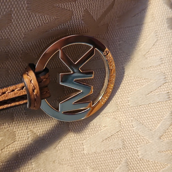 Michael Kors Brand New Bag &Wallet Set - Picture 3 of 9